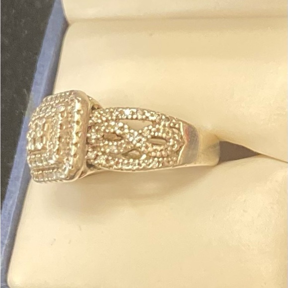 Halo Diamond Cluster Ring. 925. Size 6.